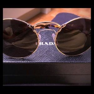 Fabulous Chic Prada Sunglasses 😎
